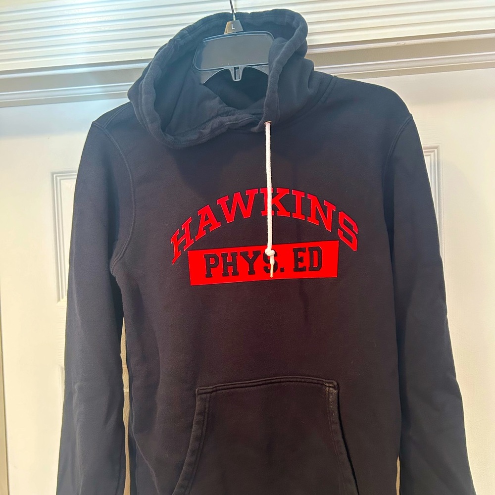 Limited ‘HAWKINS Phys Ed’ hoodie by Nike in XS!